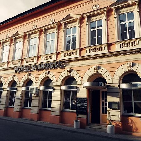 Hotel Stardust Nové Zámky Exteriér fotografie