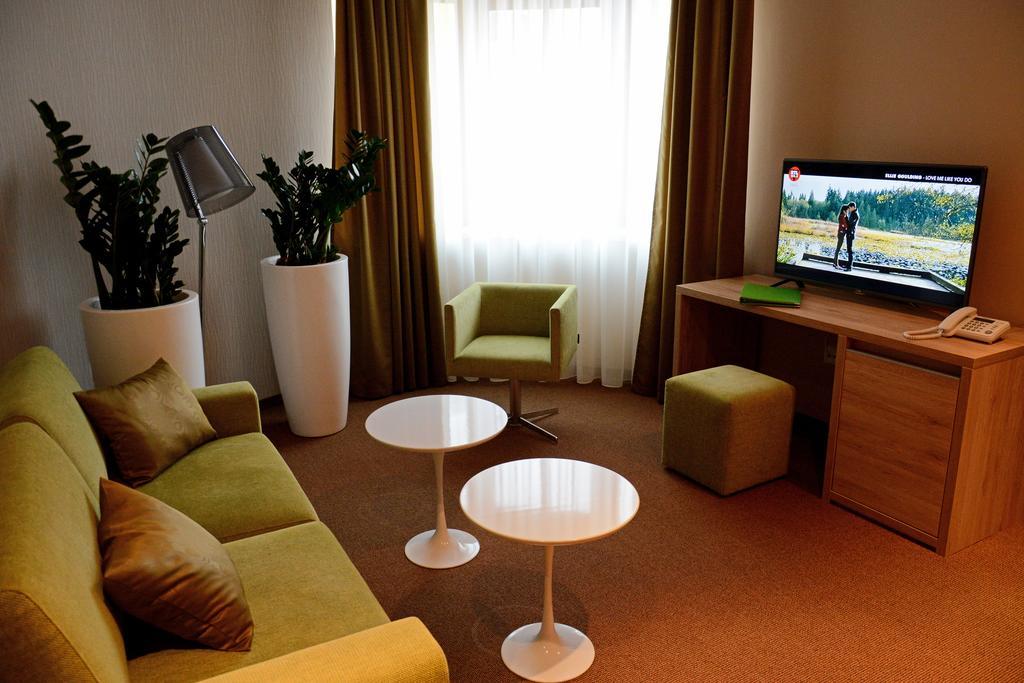 Hotel Stardust Nové Zámky Pokoj fotografie
