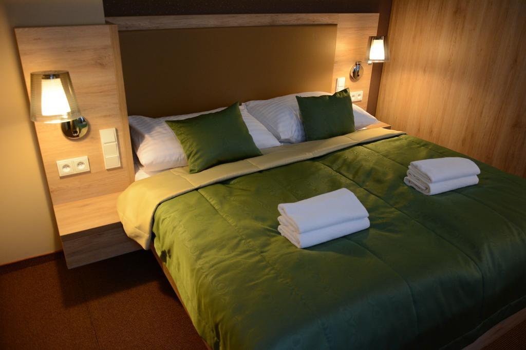 Hotel Stardust Nové Zámky Pokoj fotografie