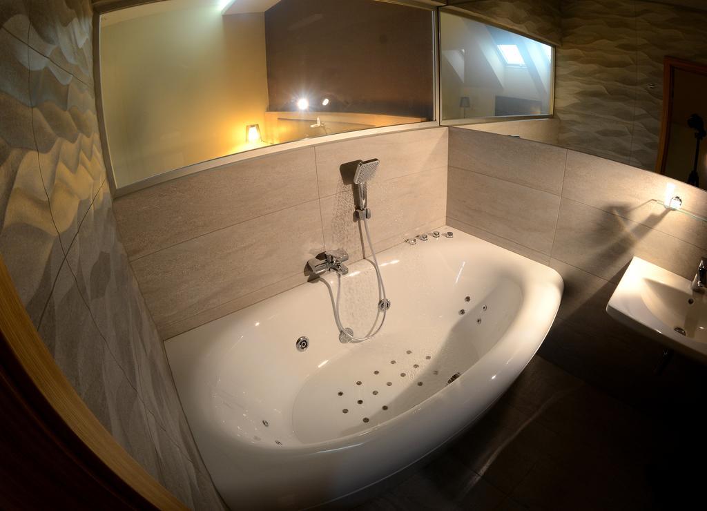 Hotel Stardust Nové Zámky Pokoj fotografie