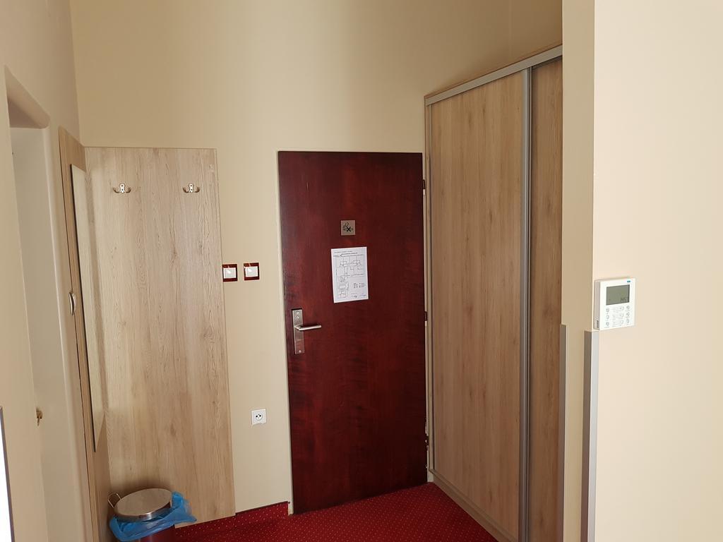 Hotel Stardust Nové Zámky Exteriér fotografie